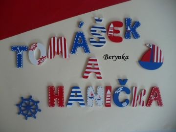 Dřevěná písmenka "s námořnickými obrázky"