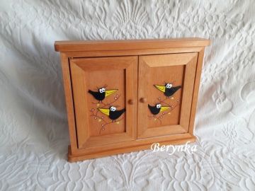 Dřevěná skříňka na klíče s kosy