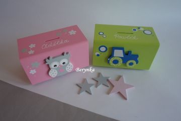 Dřevěná pokladnička s traktorem