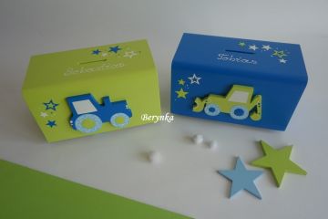 Dřevěná pokladnička s traktorem