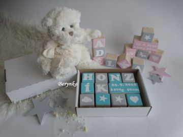 Dřevěné kostičky růžovo-šedé