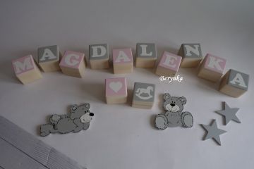 Dřevěné kostičky růžovo-šedé