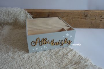 Albi pořadač s nápisem Albi