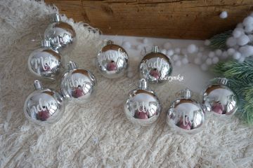 Vánoční baňky s textem na přání - stříbrné s bílým nápisem